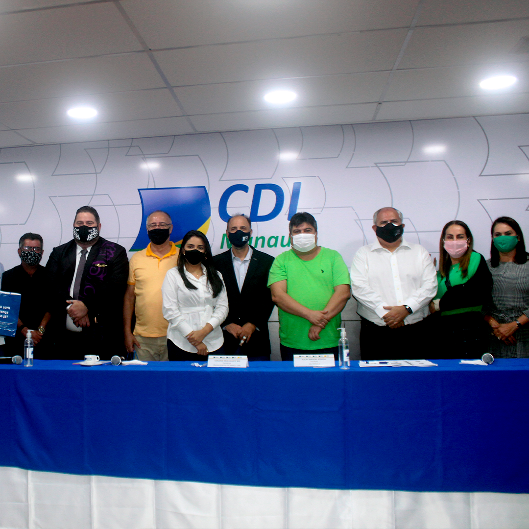 Presidente da CMM David Reis e mais 37 vereadores participam de reunião na CDL Manaus
